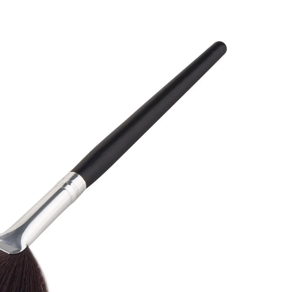 1 Pcs Professional Fan Makeup Brush Blending Highlighter