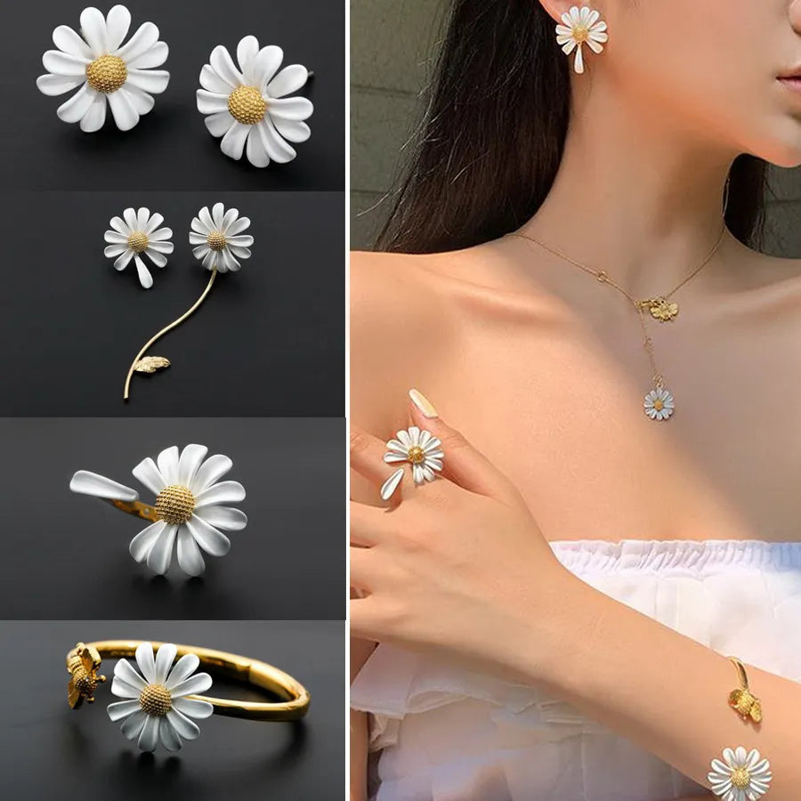 Korean Style Cute Small Daisy Flower Stud Earrings For Women Girls Sweet Statement Asymmetrical Earring Party Jewelry Gifts