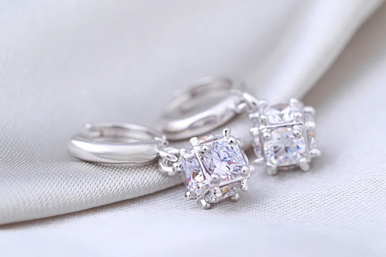 New Arrival Shiny Cz Zircon 925 Sterling Silver Ladies`stud Earrings Jewelry Birthday Gift Wholesale Anti-allergic Women