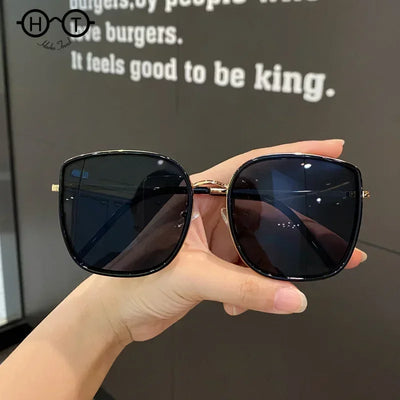 2024 New Fashion Lady Oversize Square Sunglasses Women Glasses Luxurious Sun Glasses Female UV400