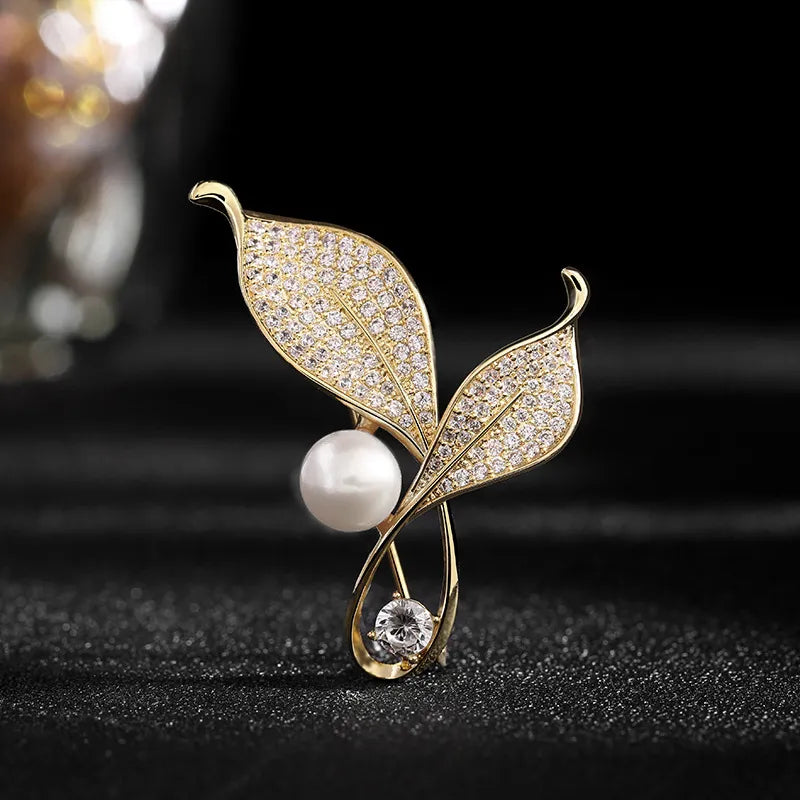 Delicate Tree Leaf Brooches Pins for Women Vintage Crystal Rhinestone Shirts Suits Lapel Brooch Pin Retro Collar Badge Jewelry