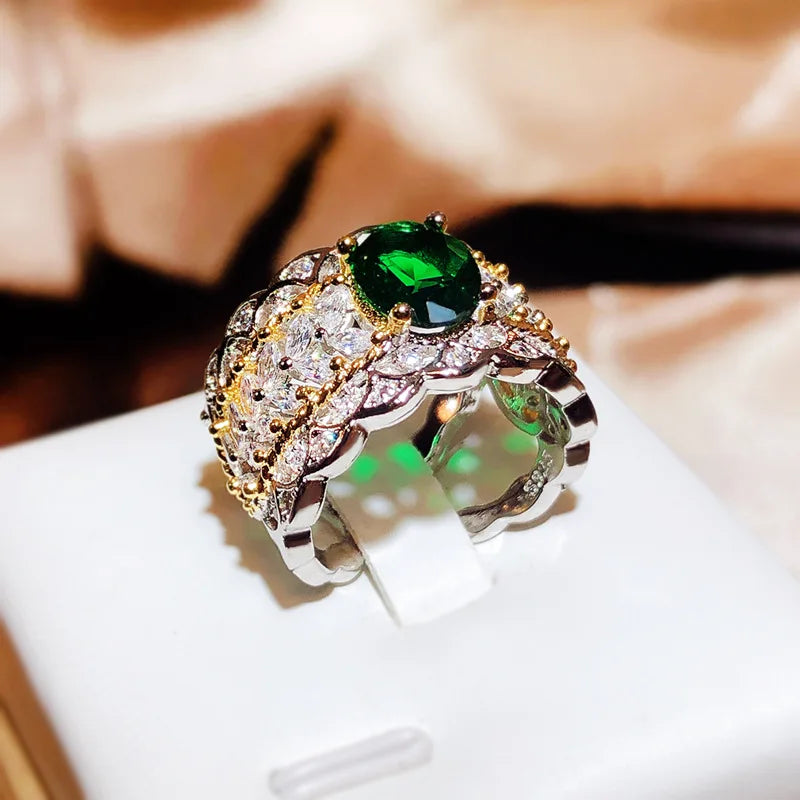 Italian Retro Palace Style Hollow Pattern Two-color Gold High Jewelry Lace Imitation Emerald Pigeon Egg Ring Party Gift