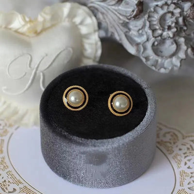 2024 Vintage Imitation Pearl Round Stud Earrings Gold Color Metal Side Geometric Black Enamel Earrings for Women Elegant Jewelry