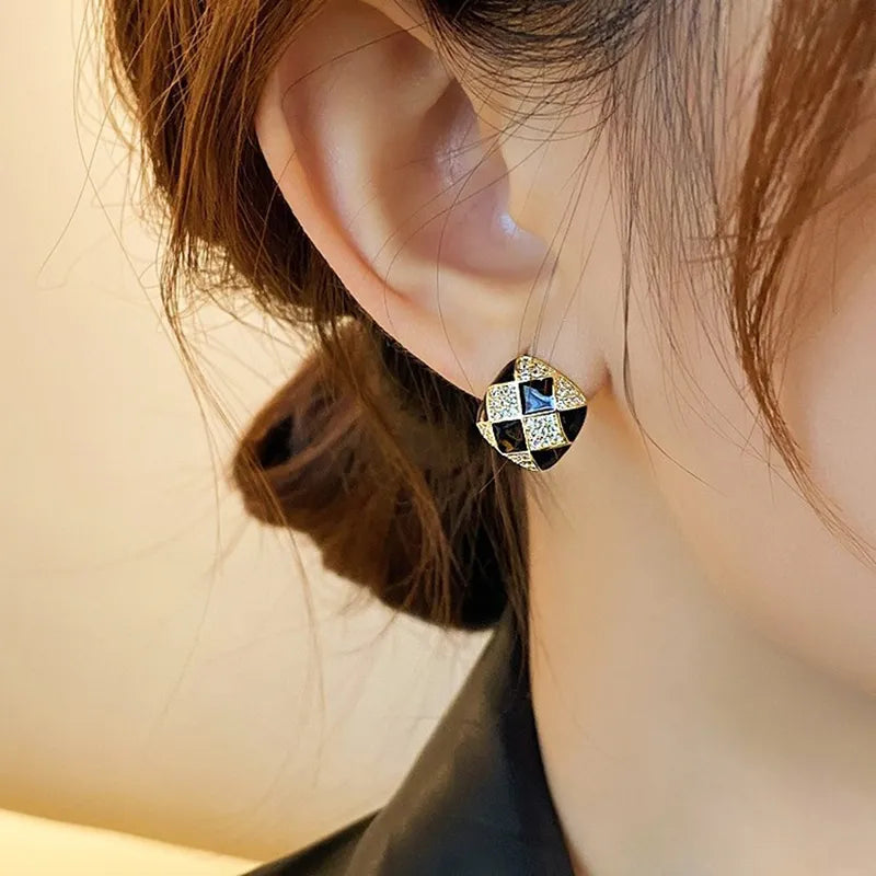 French Classic Chessboard Crystal Black Lingge Earring Exquisite Fashion Gold Contrast Color Ear Jewelry Wholesale Girl Gift