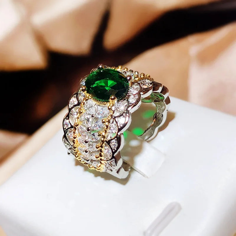 Italian Retro Palace Style Hollow Pattern Two-color Gold High Jewelry Lace Imitation Emerald Pigeon Egg Ring Party Gift