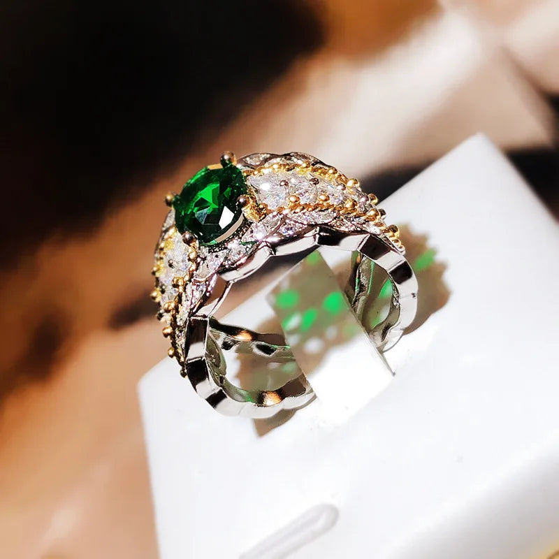 Italian Retro Palace Style Hollow Pattern Two-color Gold High Jewelry Lace Imitation Emerald Pigeon Egg Ring Party Gift