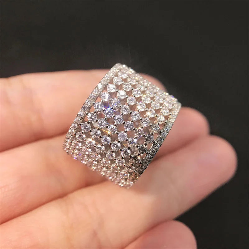 Huitan Full Bling Iced Out CZ Rings for Women Luxury Silver Color Wedding Bands Female Finger-rings Party Modern Fashion Jewelry