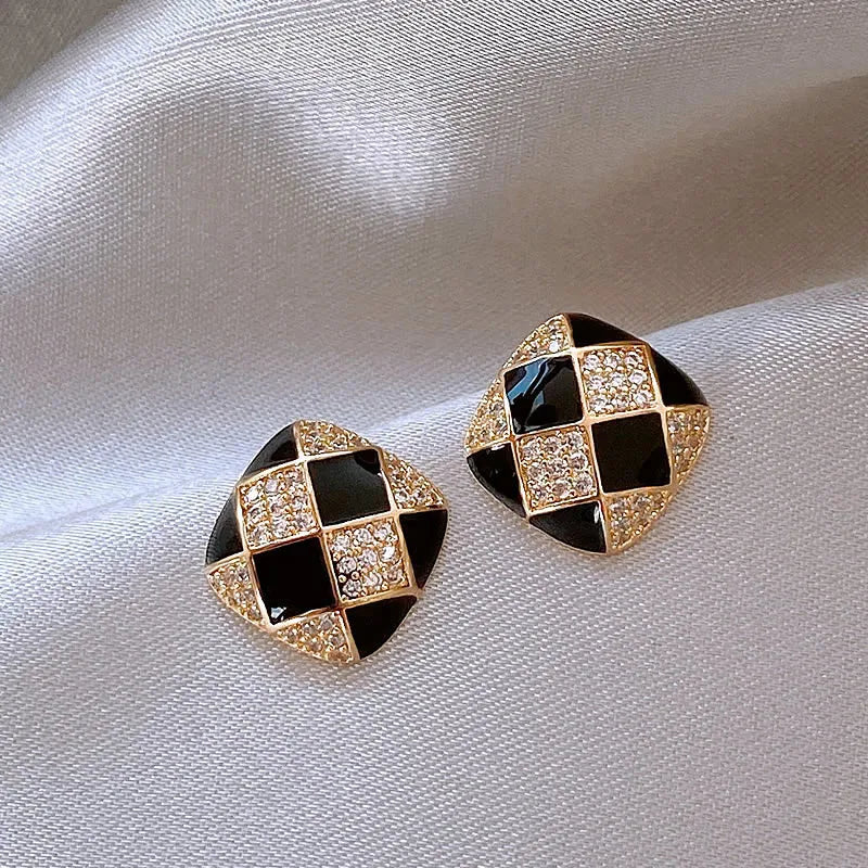 French Classic Chessboard Crystal Black Lingge Earring Exquisite Fashion Gold Contrast Color Ear Jewelry Wholesale Girl Gift