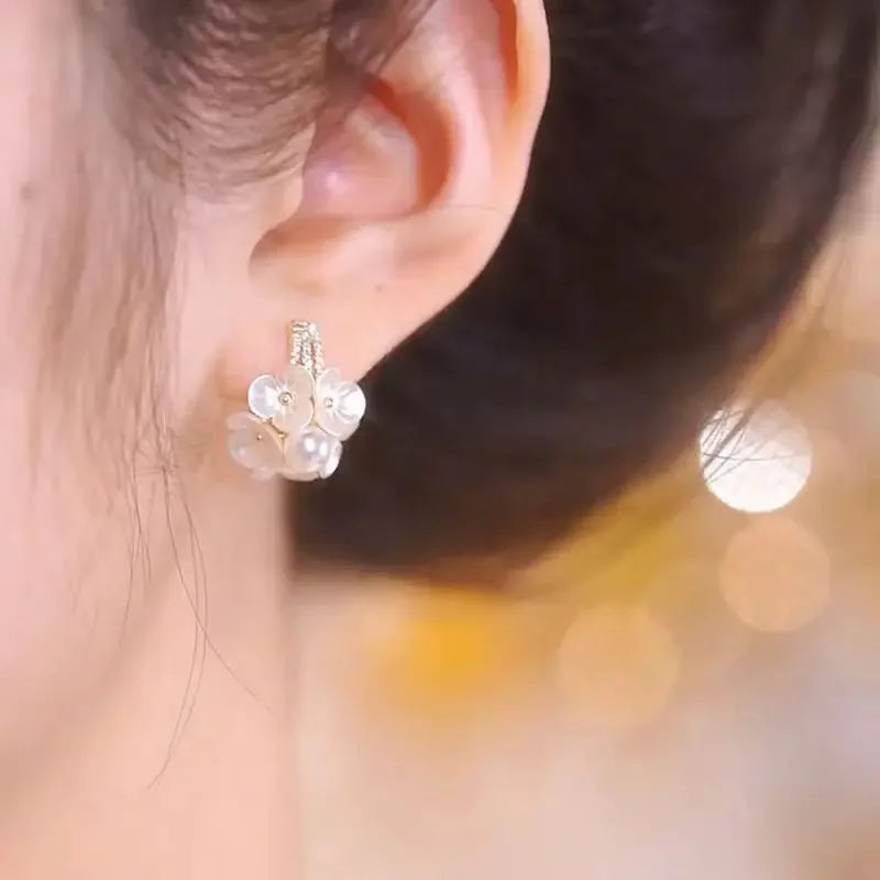 2024 New Fashion Trend Unique Design Elegant and Exquisite Pearl Flower Earrings For Women Jewelry Wedding Party Premium Gift