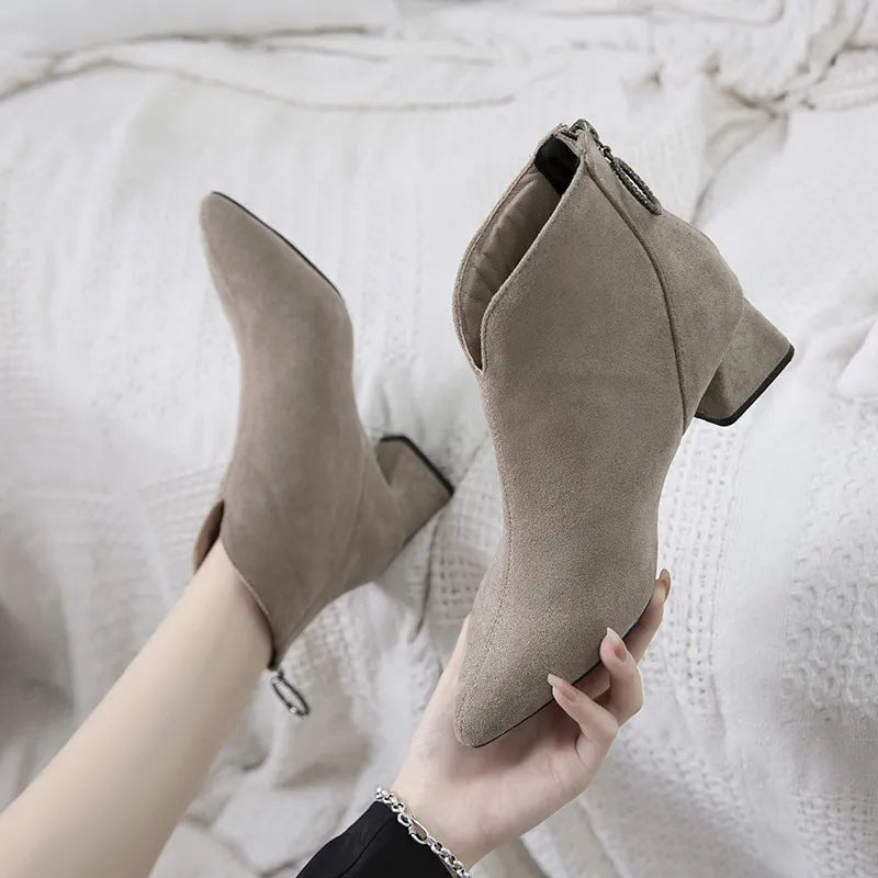 Short Boots Women's 2023 Autumn and Winter New British Style Suede Boots Pointed Thick Heel Fashion Ankle Boots Botas Femininas