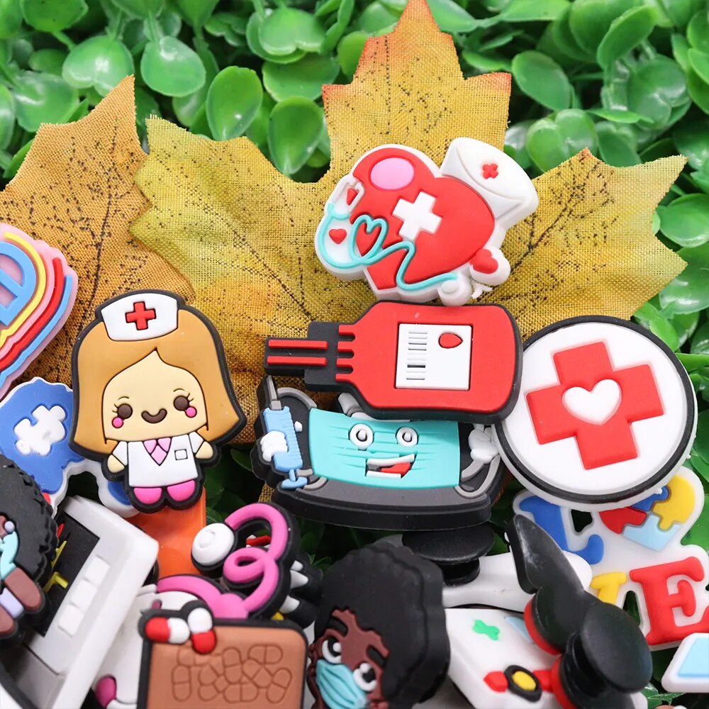 1Pcs PVC Heart Ambulance Hospital Medical Series Croc Button Clog Doctor Nurse Shoe Charms Accessories Fit Wristband Jibz